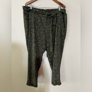 Torrid green textured crop tapered pants NEW2 2X 18-20 plus
